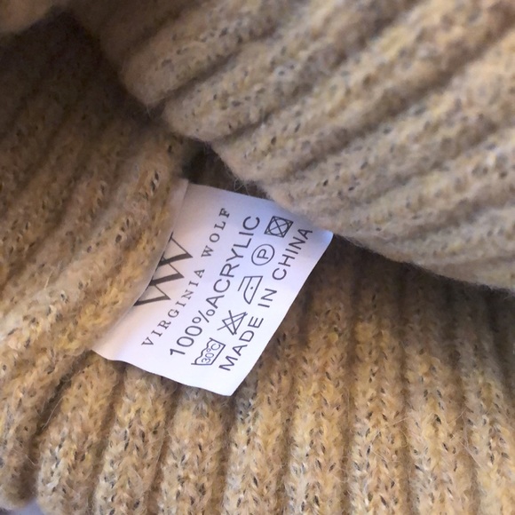 Virginia Wolf Sunray Beanie Gold Yellow Color Patch and Pom Pom One Size - Picture 5 of 8